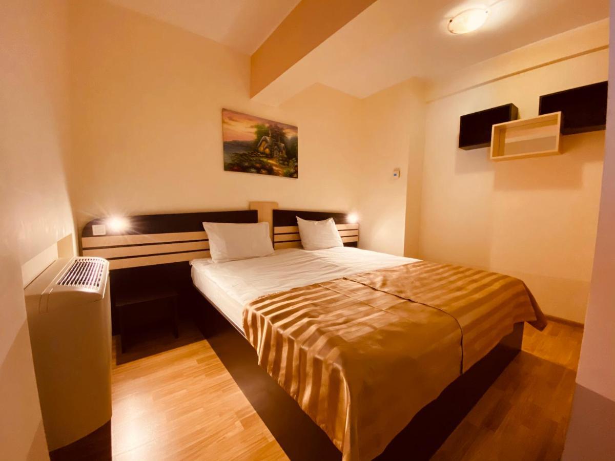 Hotel Zimbru Iasi Esterno foto