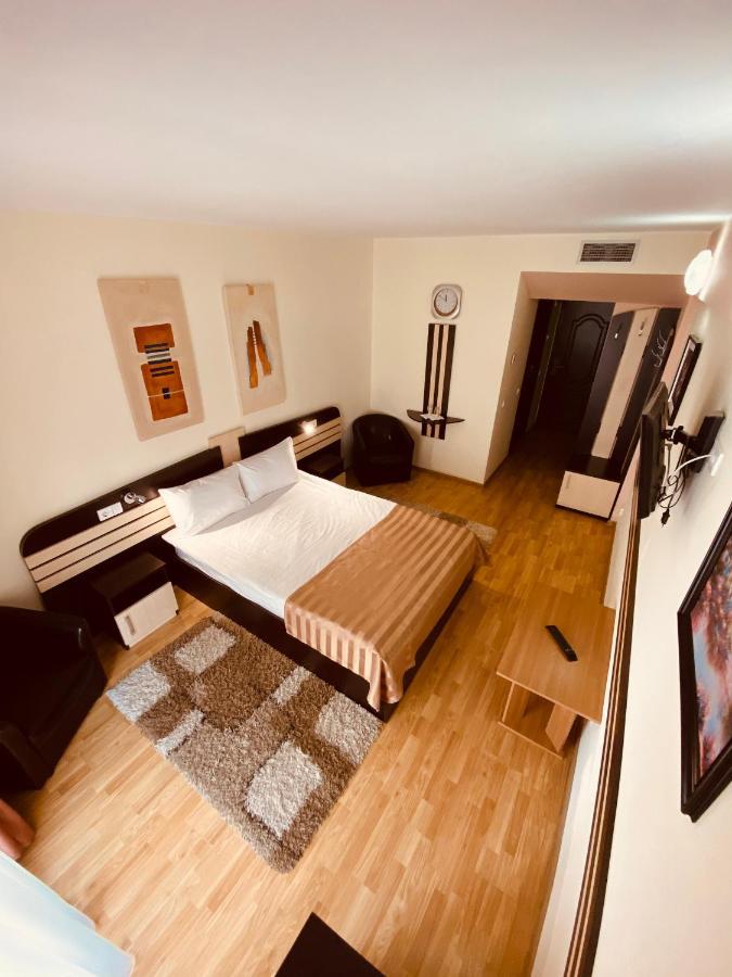Hotel Zimbru Iasi Esterno foto