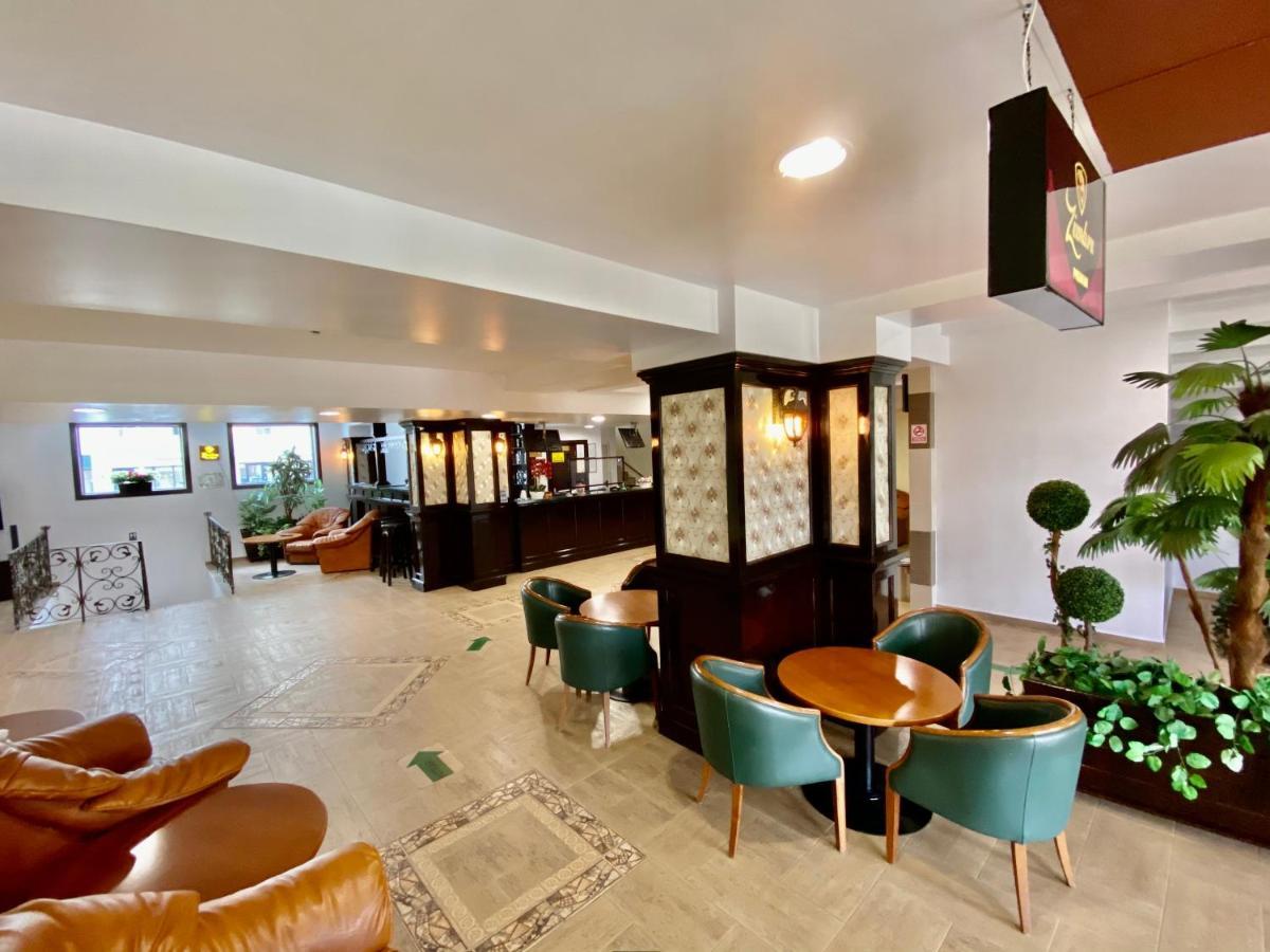 Hotel Zimbru Iasi Esterno foto