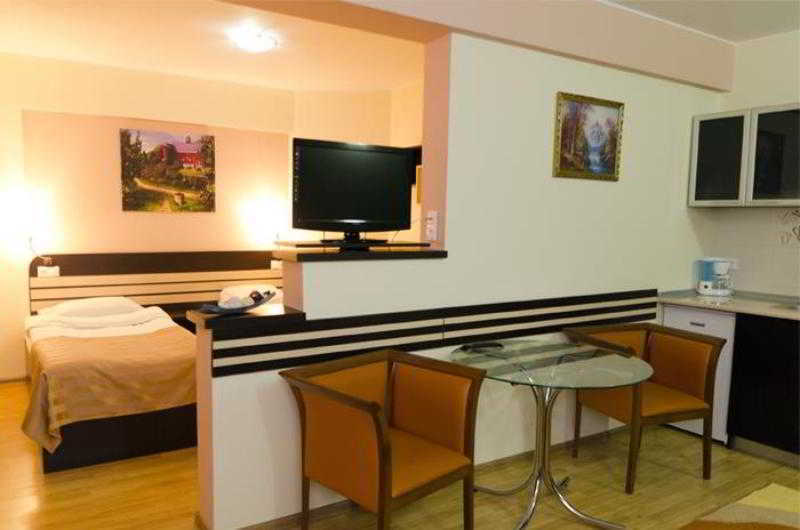 Hotel Zimbru Iasi Esterno foto