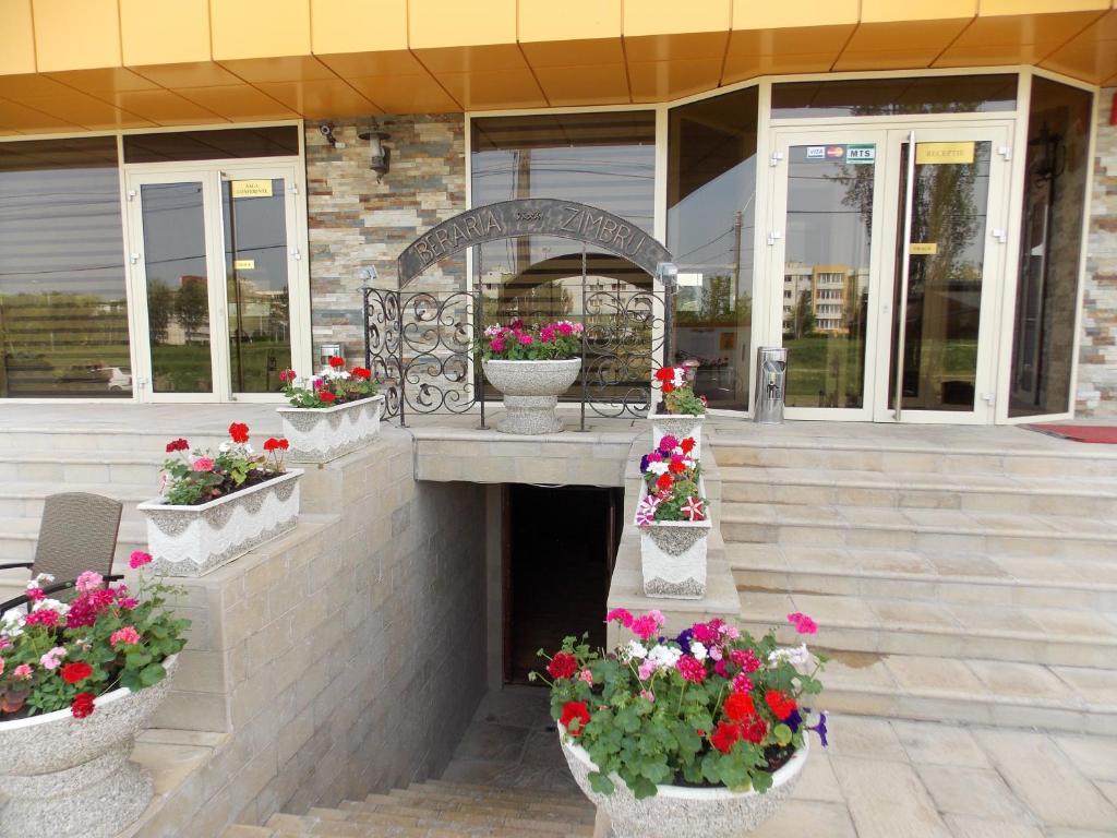 Hotel Zimbru Iasi Esterno foto