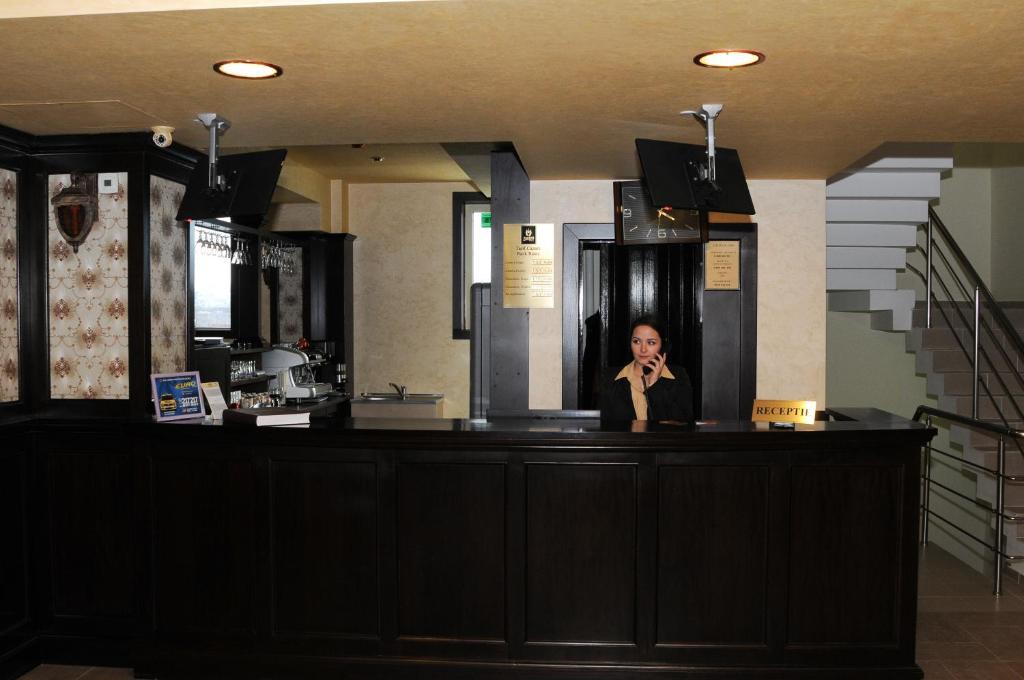 Hotel Zimbru Iasi Esterno foto